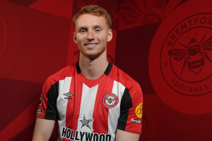 OFICJALNIE: Z Liverpoolu do Brentford za blisko 30 milionów euro