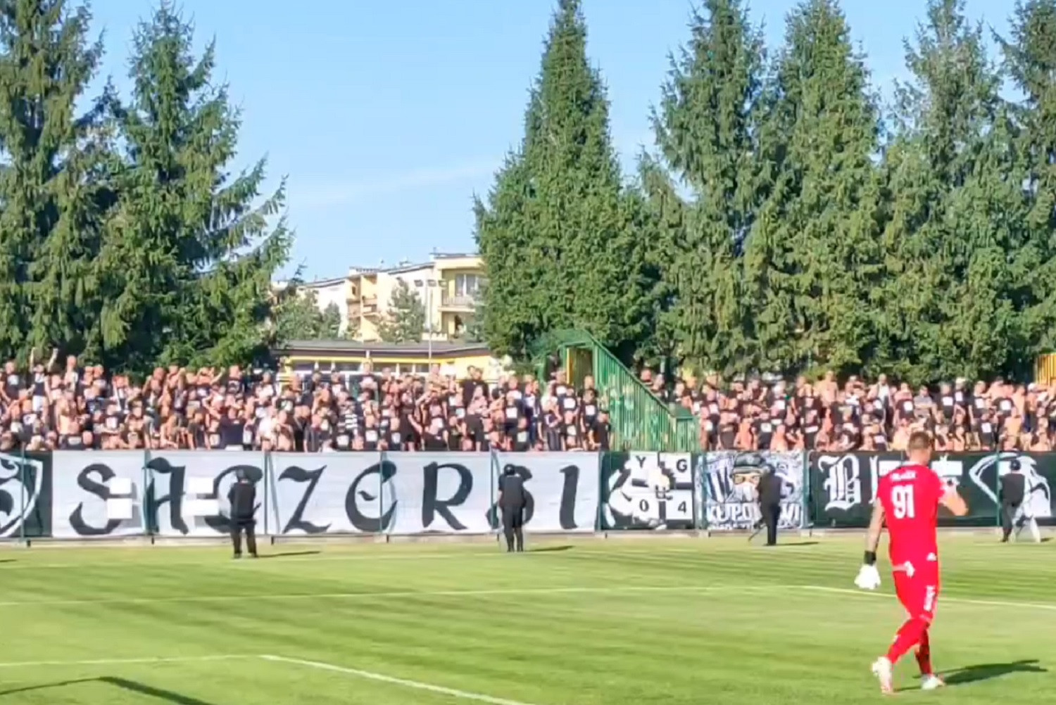 Mecz Siarka Tarnobrzeg - Sandecja Nowy Sącz przerwany. Skandaliczne zachowanie [FOTO]