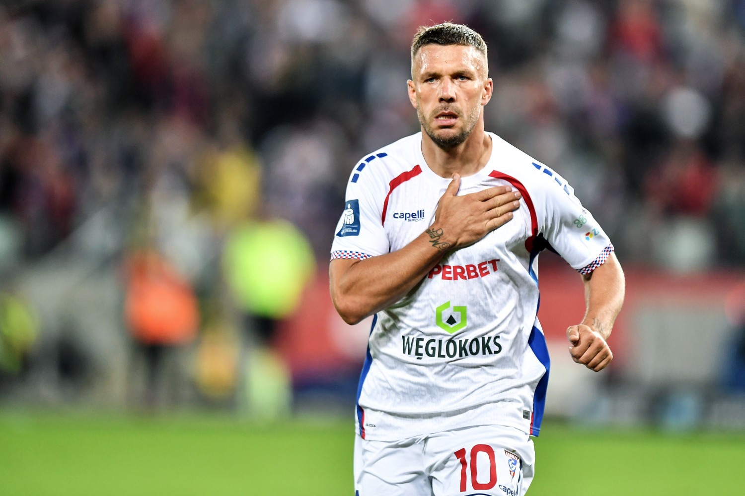 Lukas Podolski: Wiem, że jest krytykowany, ale ja go zawsze będę bronił