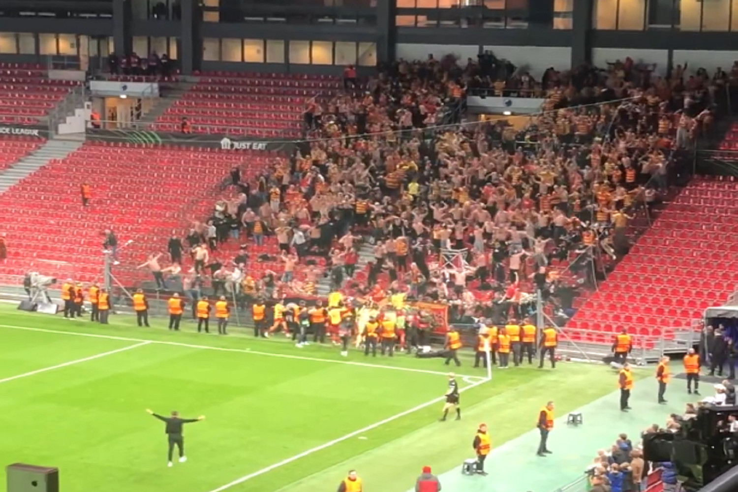 Parken odleciało! Tak kibice Jagiellonii Białystok zareagowali na historyczne zwycięstwo [WIDEO]