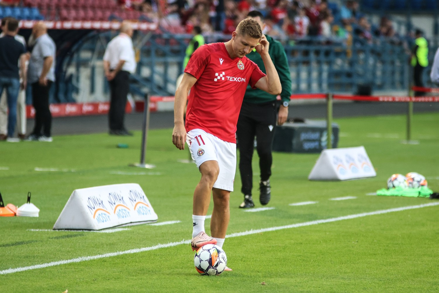 Chciała go Legia Warszawa, trafił do Wisły Kraków. Teraz gra w rezerwach