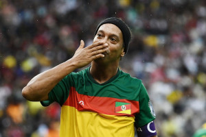 OFICJALNIE: Legendy Brazylii i Francji zagrają w bezpośrednim meczu. Wśród uczestników Ronaldinho