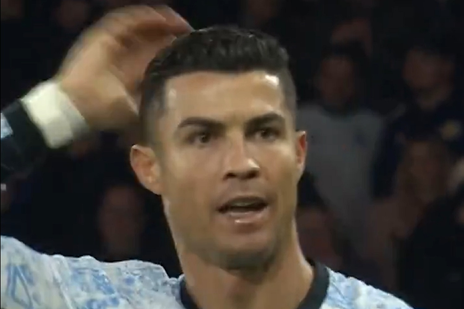 Cristiano Ronaldo wpadł we wściekłość. Po ostatnim gwizdku miał pretensje do sędziego [WIDEO]