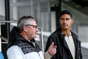 OFICJALNIE: Raphaël Varane wraca do futbolu. To jego nowa rola