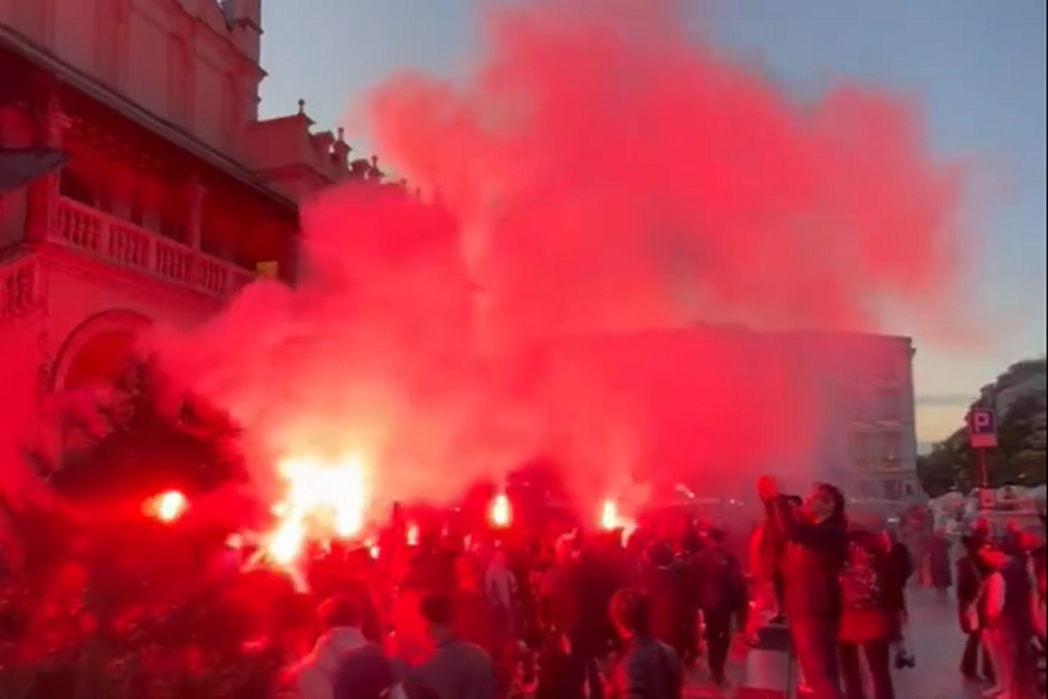 Szaleństwo przed meczem Cracovia - Lech Poznań [WIDEO]