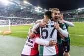 Legia Warszawa lepsza od Widzewa Łódź w ligowym klasyku. Strata do Lecha Poznań zmniejszona [WIDEO]