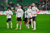 „Powinien kończyć ten sezon w rezerwach”. Legia Warszawa to już dla niego za wiele