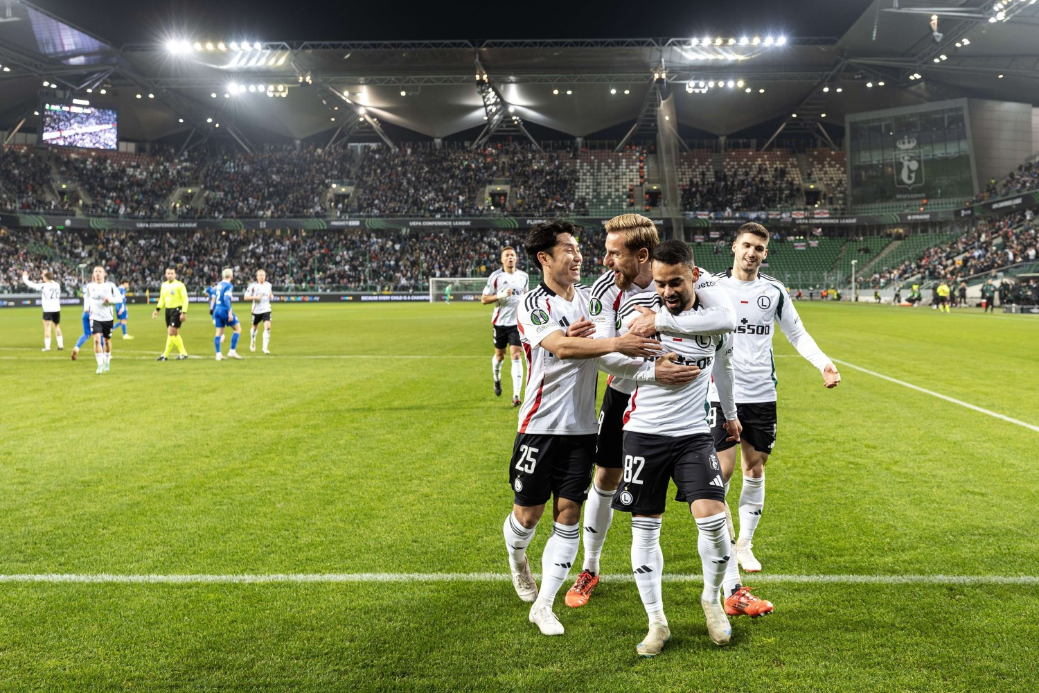 Legia Warszawa liderem Ligi Konferencji. Popis na Łazienkowskiej [WIDEO]