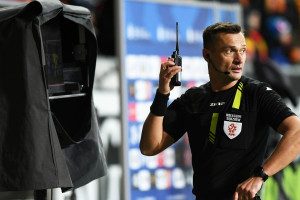 Sędzia na mecz Raków Częstochowa - Legia Warszawa wybrany. Lawina negatywnych komentarzy [OFICJALNIE]