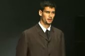 Model Pep Guardiola na wybiegu. To nie spodobało się Johanowi Cruyffowi [WIDEO]