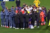 Mecz AFC Fiorentina - Inter Mediolan przerwany. Straszne obrazki