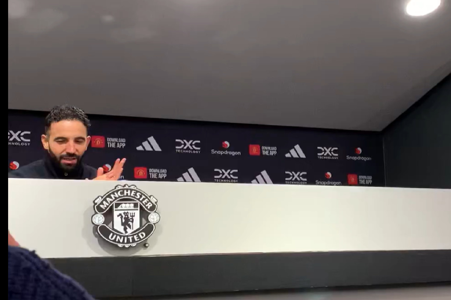 0-3 to niejedyny problem Manchesteru United. Sytuacja - symbol na konferencji prasowej Rubena Amorima [WIDEO]