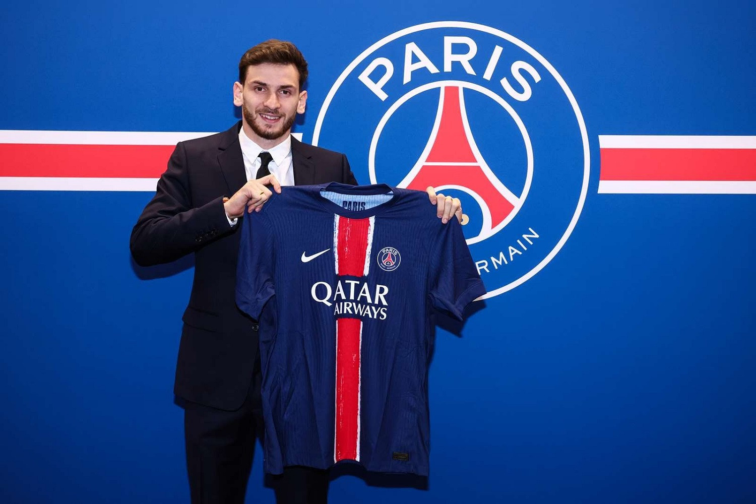 OFICJALNIE: Chwicza Kwaracchelia w PSG. Transferowy rekord Gruzji!