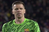 Wojciech Szczęsny sprokurował rzut karny, ale... uratował go sędzia