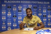 OFICJALNIE: Tym razem zdołano uniknąć blamażu. Blackburn Rovers z transferami dwóch napastników