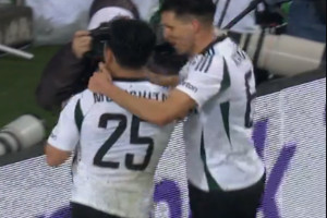 Co za akcja Pawła Wszołka! Legia Warszawa wyrównuje w dwumeczu [WIDEO]