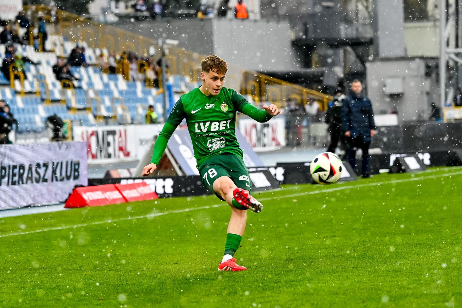 Transparent kibiców Śląska Wrocław. Skierowali go do kapitana zespołu [FOTO]