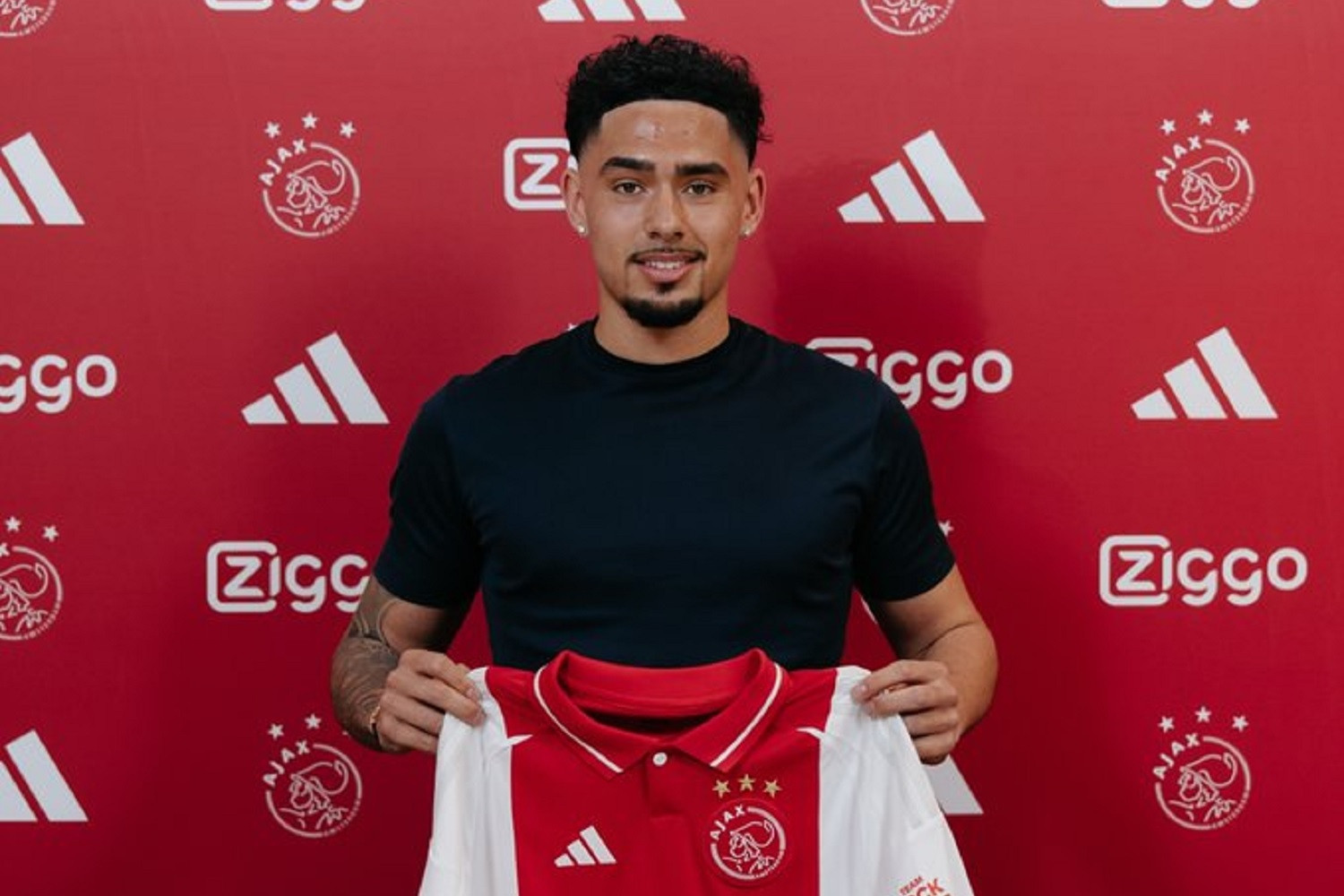 Ajax Amsterdam jednak postawił na 20-latka. Kontrakt przedłużony [OFICJALNIE]