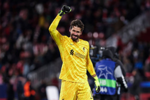 OFCJALNIE: Kibice Liverpoolu odetchnęli. Alisson przemówił na temat podejrzewanego urazu