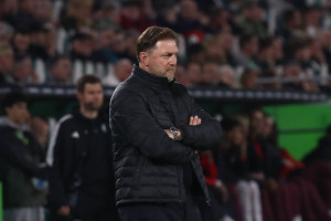 OFICJALNIE: VfL Wolfsburg nie wytrzyma. Kamil Grabara i Jakub Kamiński stracili trenera