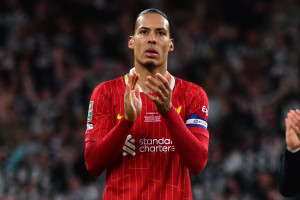 „To nie jest tak, że ma się nieograniczony kredyt”. Kapitan Liverpoolu odpowiedział Mohamedowi Salahowi