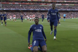 Szybkie otwarcie na The Emirates. PSG prowadzi z Arsenalem [WIDEO]
