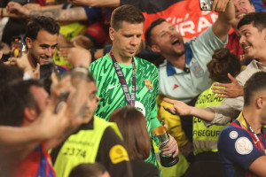 Wtedy FC Barcelona zarejestruje Wojciecha Szczęsnego