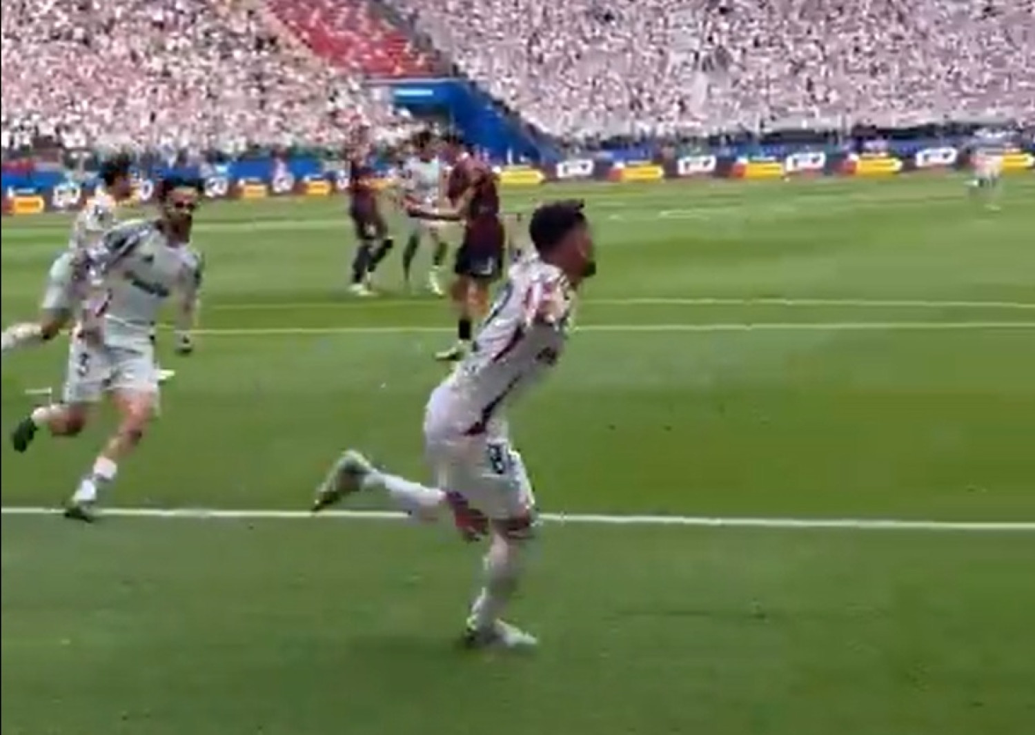 Legia Warszawa prowadzi 1-0, ale nie wykorzystała rzutu karnego [WIDEO]