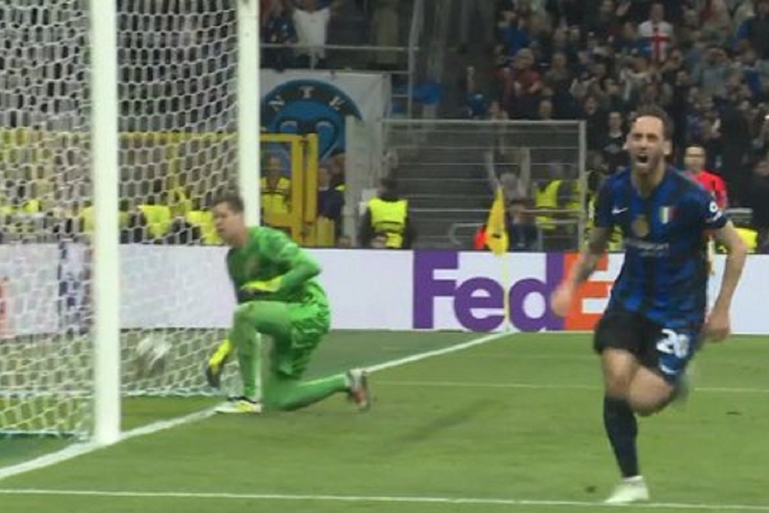 Déjà vu sprzed tygodnia. Wojciech Szczęsny nie obronił rzutu karnego, Inter Mediolan już na dwubramkowym prowadzeniu [WIDEO]