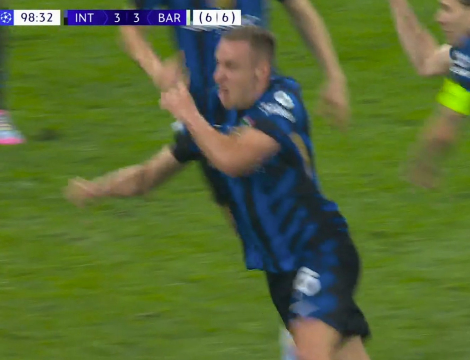 Inter Mediolan odzyskał prowadzenie! Gol rezerwowego, Wojciech Szczęsny mógł się tylko przyglądać [WIDEO]