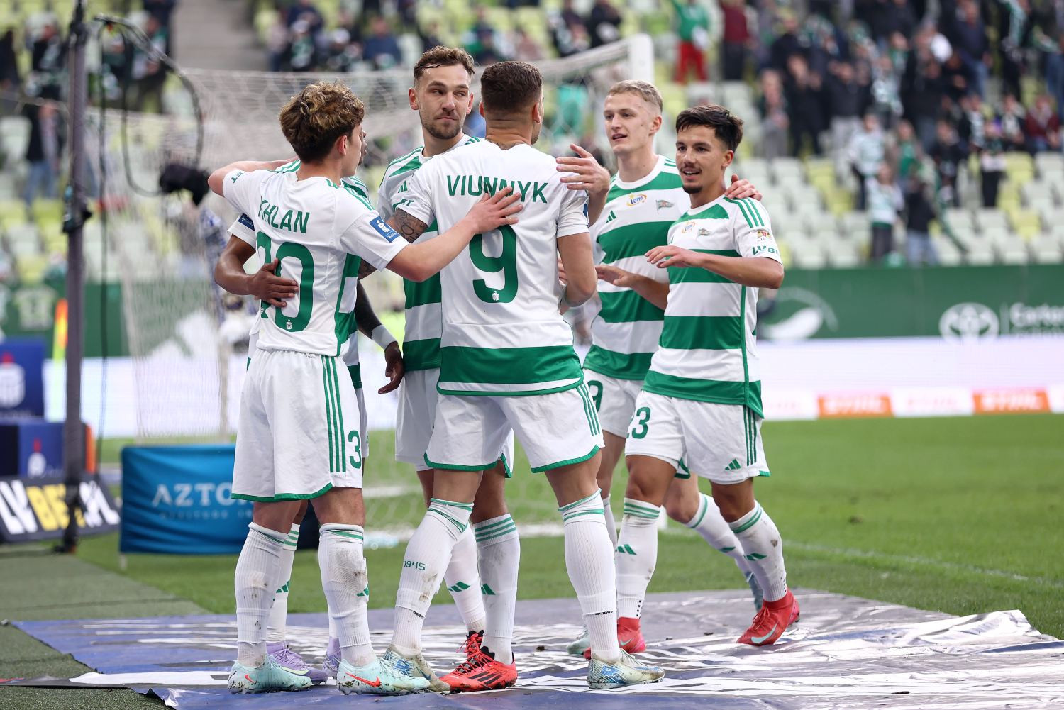 POTWIERDZONE: Lechia Gdańsk chce zatrzymać dwóch zawodników. Trwają rozmowy, oferta na stole