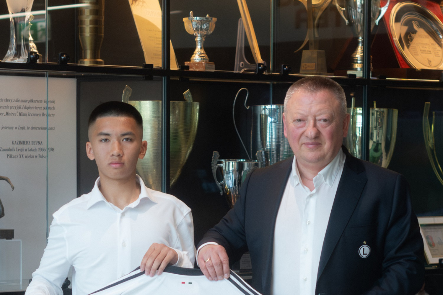 OFICJALNIE: Legia Warszawa poinformowała o zawodowym kontrakcie Vu Hoanga Nguyena