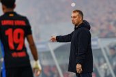 FC Barcelona sprzeda pomocnika?! Nie „kupił” Hansiego Flicka