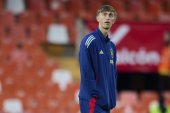 „To był prawdziwy szok, nie mogliśmy w to uwierzyć”. Ojciec Deana Huijsena wsadził kij w mrowisko