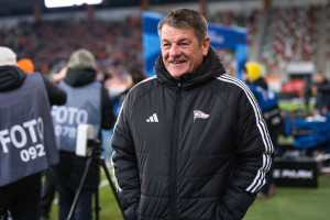 Lechia Gdańsk starci trenera?! John Carver kandydatem do objęcia innego klubu