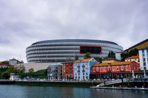 „Hiszpanie, su***syny!” LaLiga potępia obraźliwe przyśpiewki na San Mamés