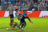 Neymar wyleciał z boiska. Chciał być, jak Diego Maradona, ale... nie wyszło