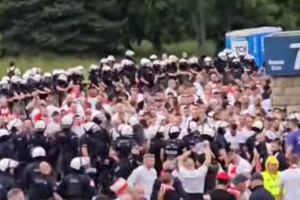 Kibicowska koalicja przed meczem reprezentacji Polski. Pojawiły się dwie grupy [WIDEO]