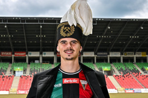 OFICJALNIE: GKS Tychy pozyskał nowego obrońcę. Jest też przedłużona umowa