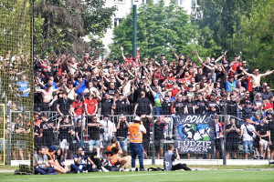 Kibice Wisły Kraków wsparli fanów rywala Wieczystej Kraków