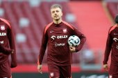 Mateusz Skrzypczak uderza się w pierś. „Zawaliłem gola”