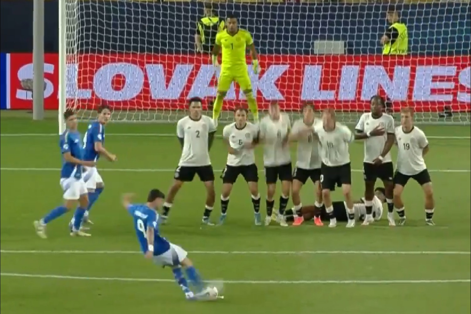W 9 na 11 doprowadzili do dogrywki. Niemcy nie dali się skompromitować Włochom [WIDEO]