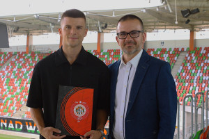 OFICJALNIE: Miał kuszącą ofertę z Wieczystej Kraków, wybrał Zagłębie Lubin
