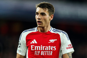 Jakub Kiwior łączony z odejściem z Arsenalu