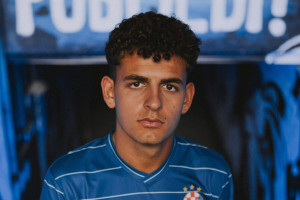 OFICJALNIE: FC Barcelona zarabia na sprzedaży młodego stopera