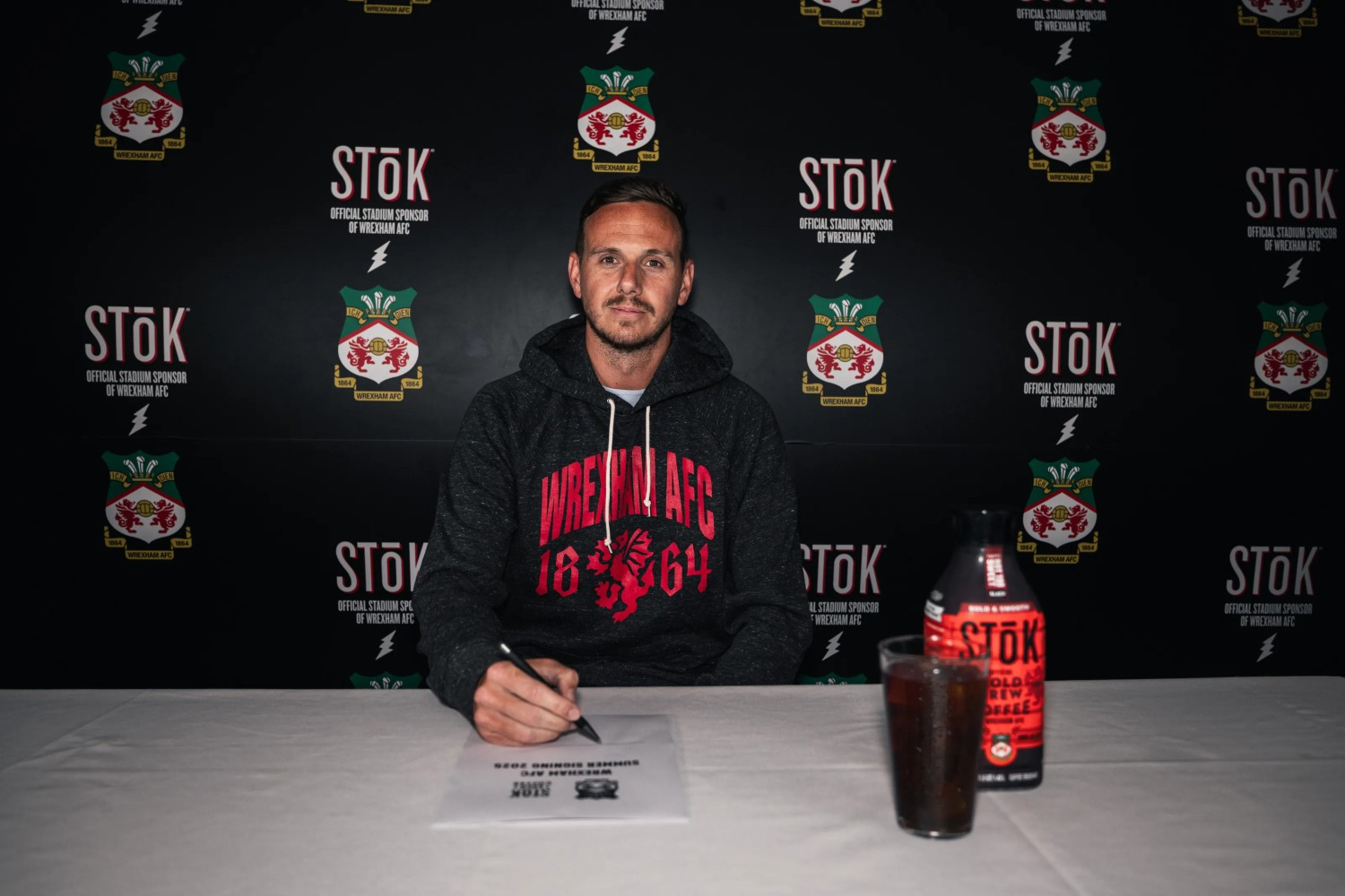 OFICJALNIE: Sentymentalny powrót. Wrexham sfinalizował transfer bramkarza