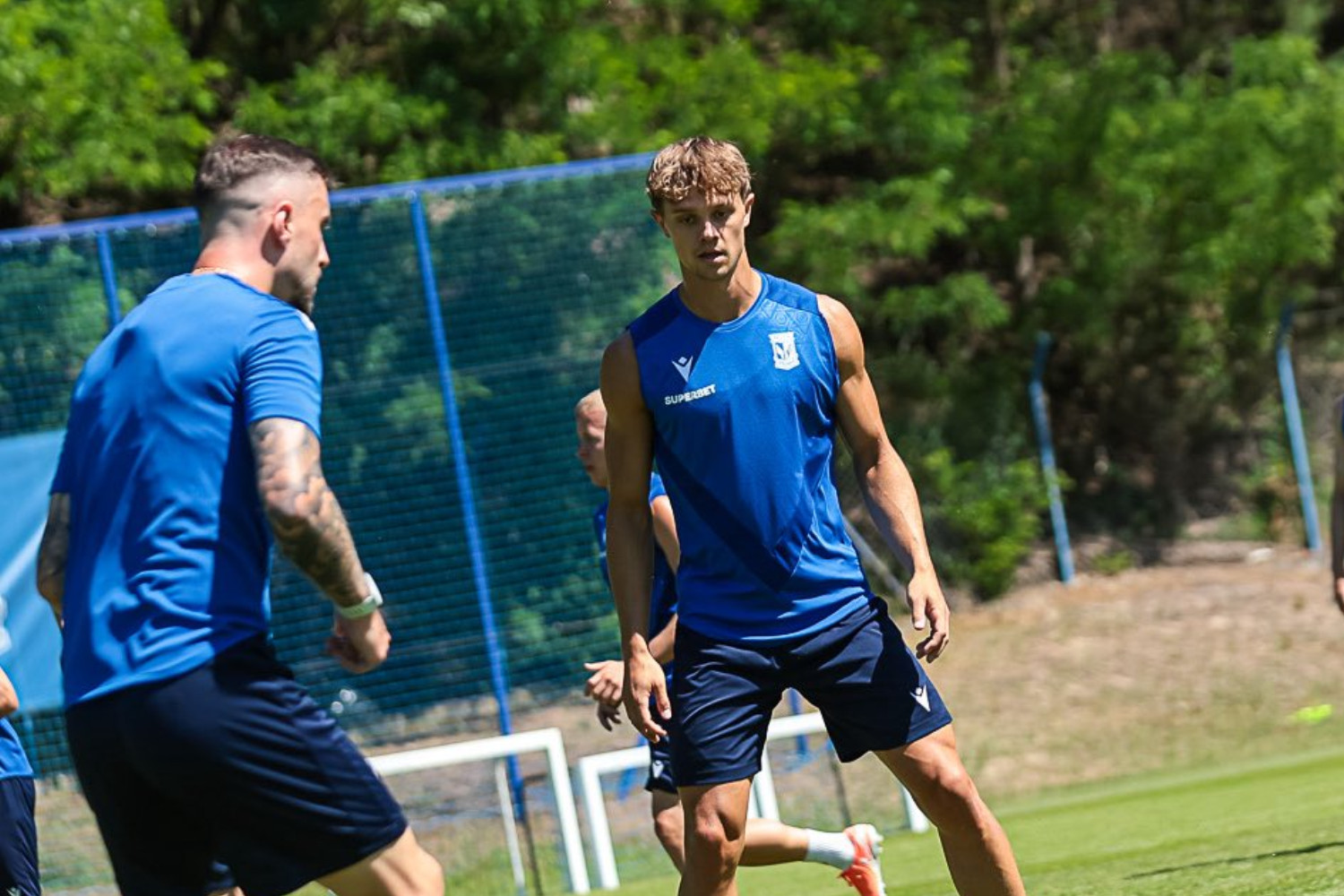 Miał na stole dobrą ofertę z Serie A. Dlatego wybrał Lecha Poznań