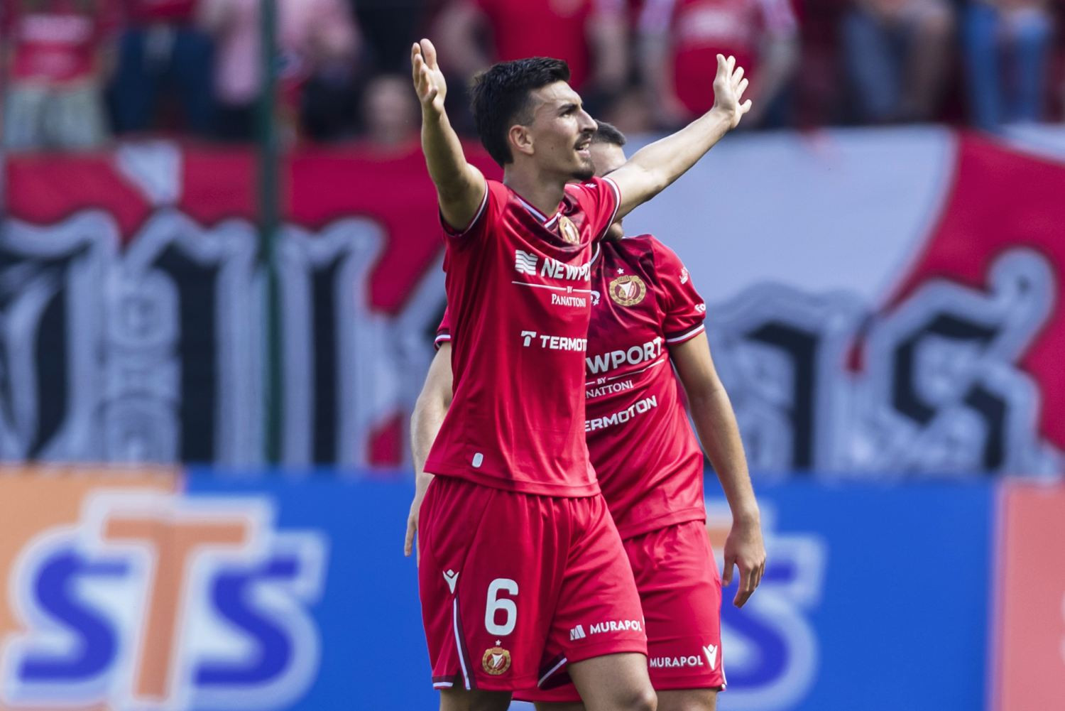 POTWIERDZONE: Widzew Łódź chce zatrzymać kluczowego zawodnika. Trwają negocjacje