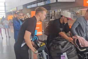 Wylądował. Wkrótce dołączy do Lecha Poznań [WIDEO]