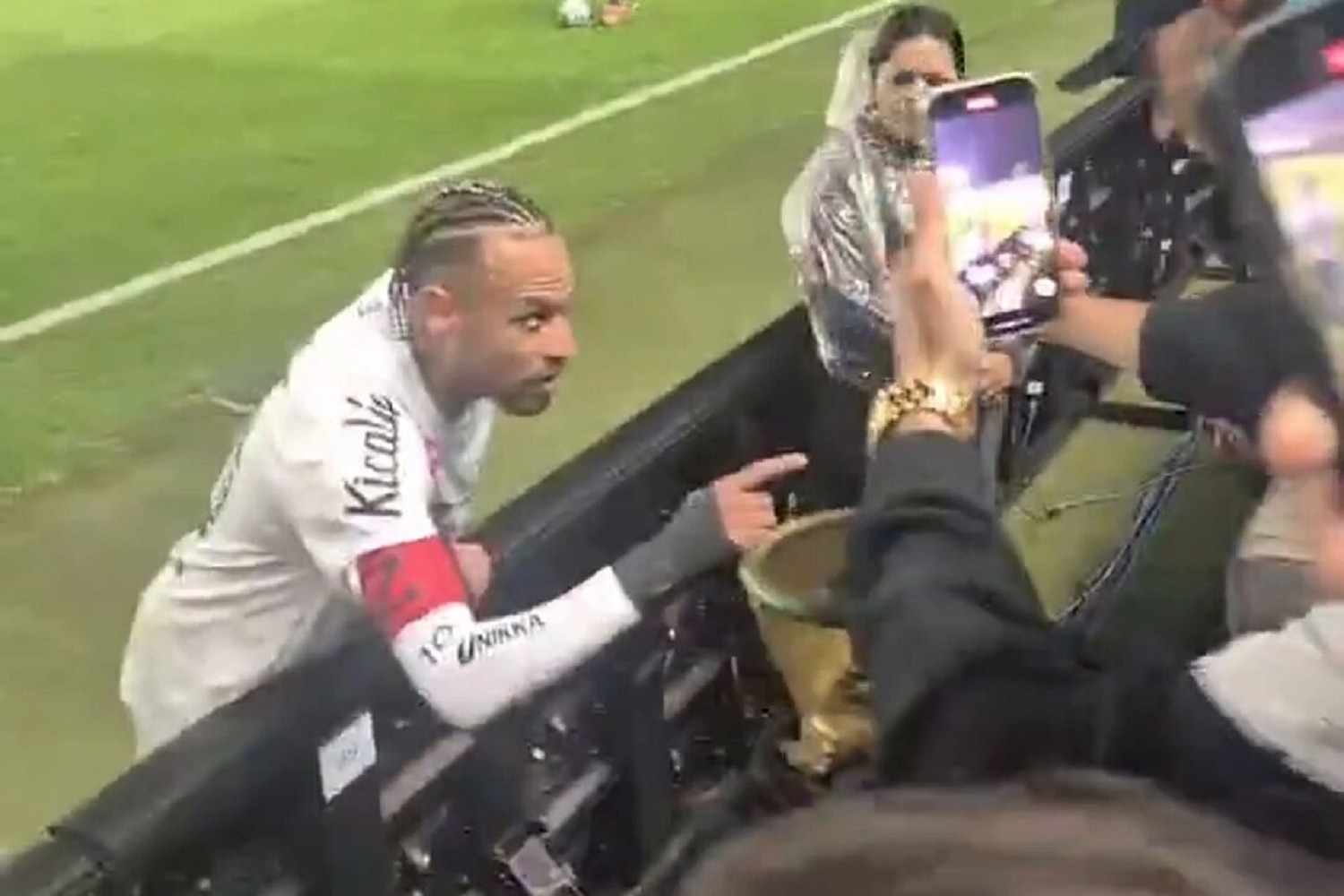 Santos wylądował w strefie spadkowej. Neymar wdał się w dyskusję z kibicem [WIDEO]